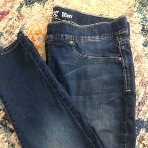 Levi Shaping Skinny Jeans 2/$25